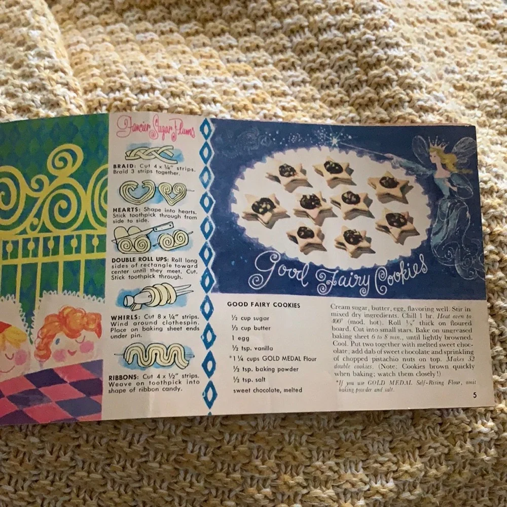 Betty Crocker's Bake Up a Story Pamphlet Cookbook Recipes Storyland Vintage